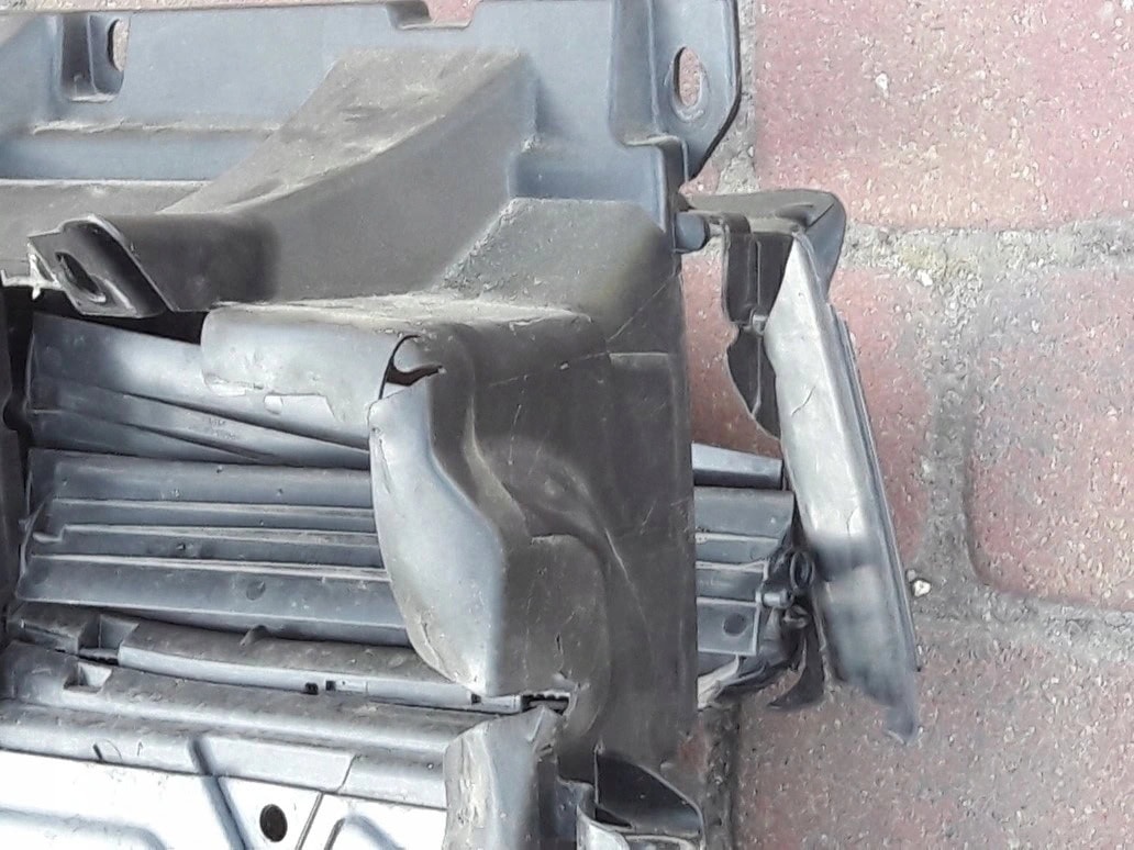 bmw-2-f45-f46-zaluzja-wlot-kierownica-kanal-tunel-174187798-ed-car.pl-4858752