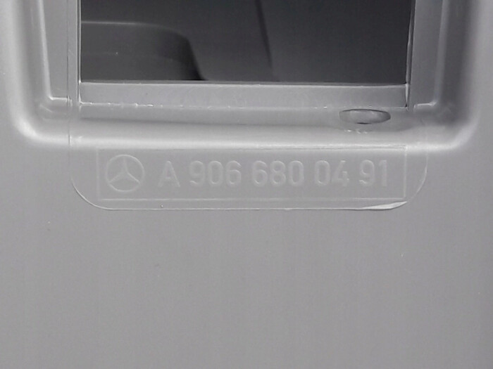 vw-crafter-sprinter-w906-schowek-w-konsole-nowy-uk-a9066800491-ed-car