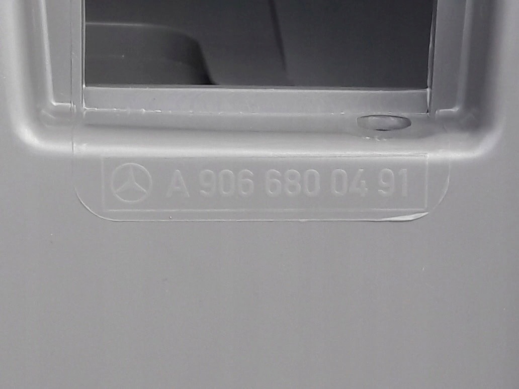 vw-crafter-sprinter-w906-schowek-w-konsole-nowy-uk-a9066800491-ed-car.pl-4861482