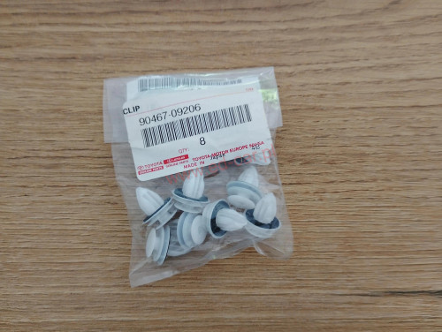 toyota-auris-camry-aygo-x-spinki-spinka-tapicerki-klipsy-90467-09206-ed-car