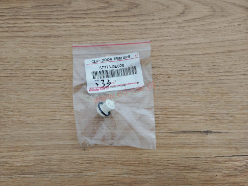 toyota-aygo-corolla-verso-spinki-spinka-tapicerki-klipsy-67773-0e020-ed-car.pl-7104688