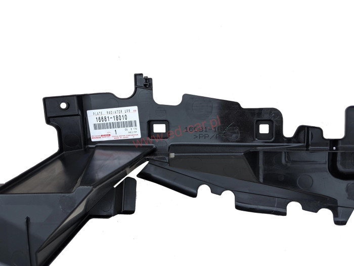 toyota-yaris-iv-gr-gorna-oslona-chlodnicy-pasa-przod-20-16681-18010-ed-car