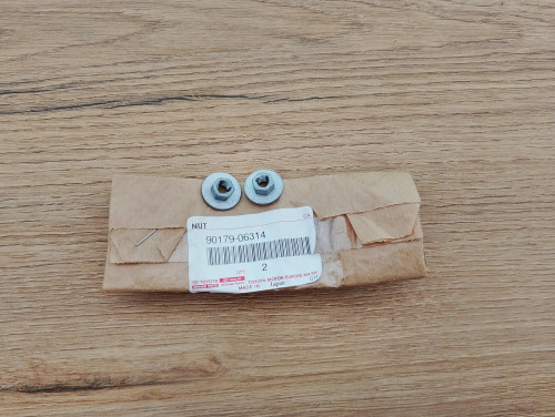 auris-avensis-camry-hilux-2x-nakretka-nagrzewnicy-90179-06314-ed-car