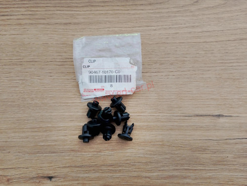 rav4-avensis-spinki-spinka-podszybia-klapy-oslony-pasa-90467-10170-c0-ed-car