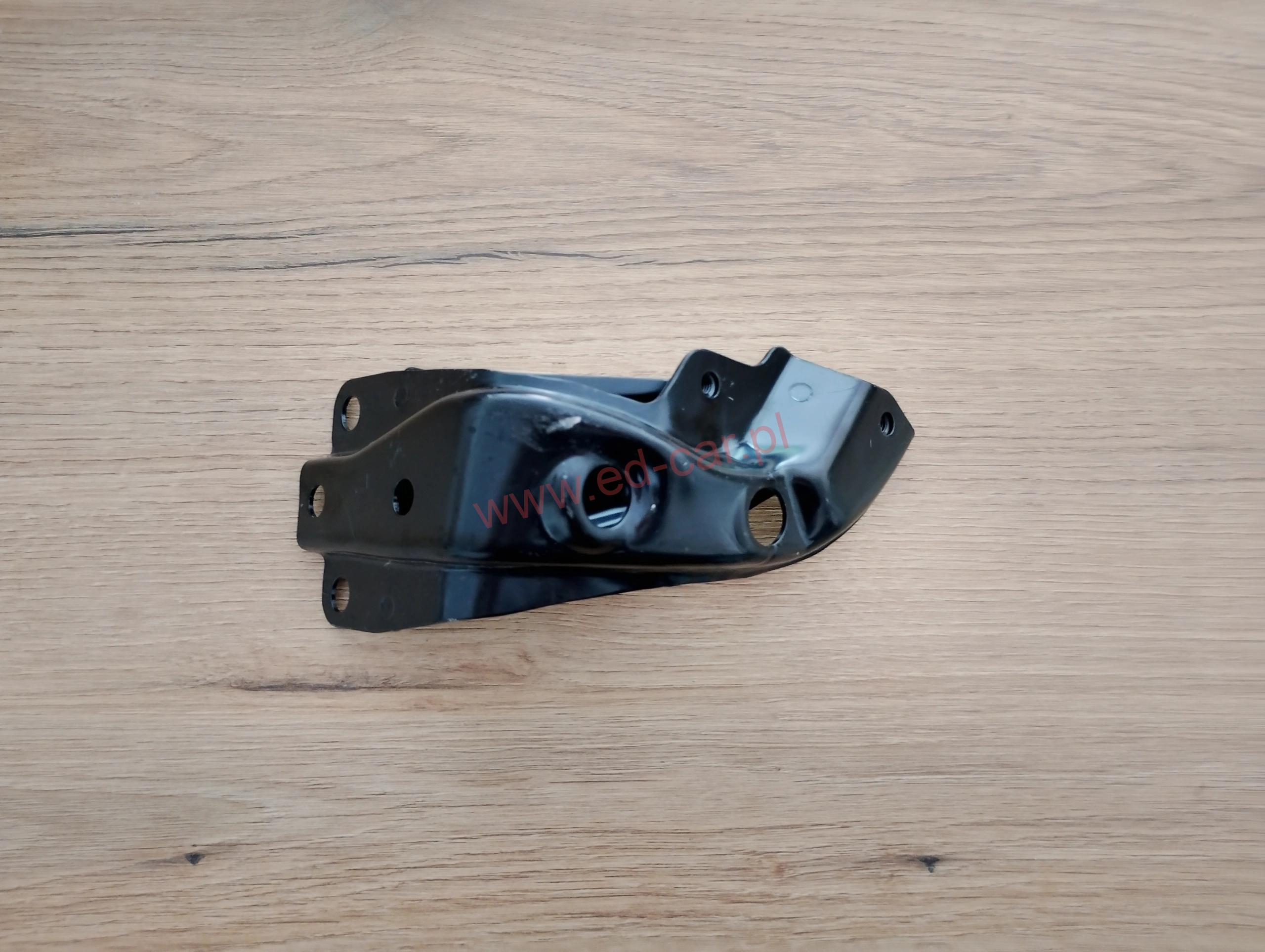 toyota-hilux-viii-wspornik-blotnika-lewy-przod-15-25-53908-kk020-ed-car.pl-7109704