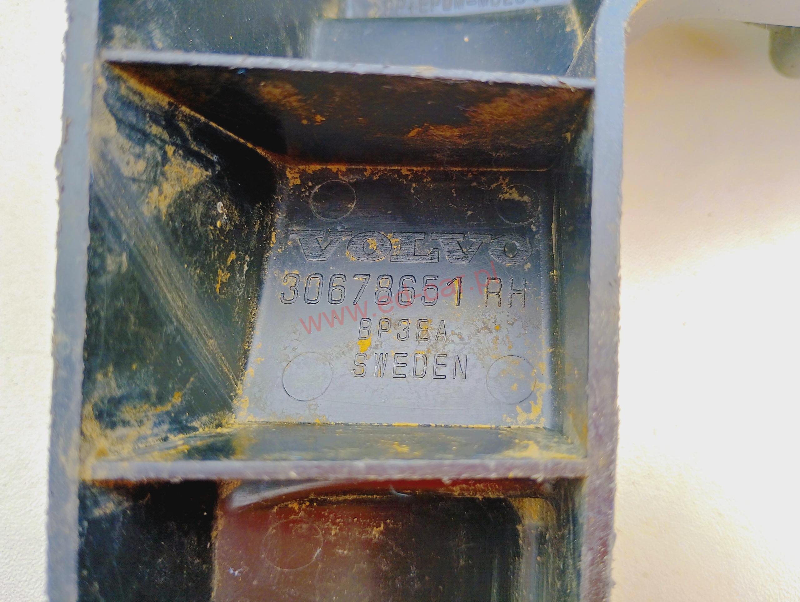 volvo-xc70-ii-slizg-zderzaka-blotnika-prawy-tyl-07-16-30678651-ed-car.pl-4861109