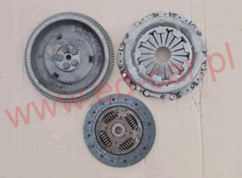 hyundai-coupe-tiburon-1-6b-kolo-zamachowe-sprzeglo-tarcz-1213511445-ed-car