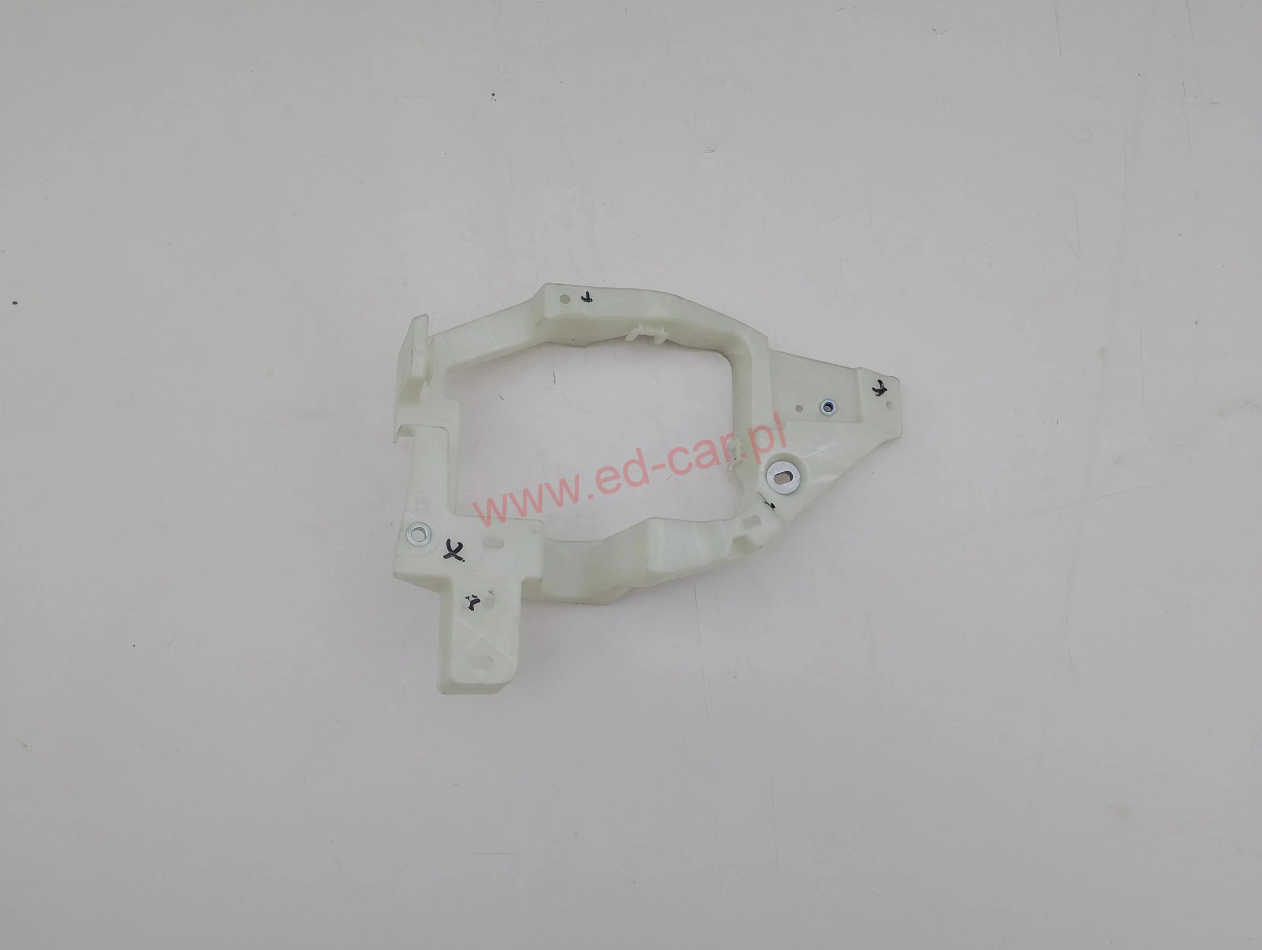 volvo-s60-iii-slizg-mocowanie-skrzynki-bezpiecznikow-18-31481695-ed-car.pl-7130417