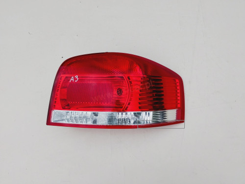 audi-a3-8p-lampa-tyl-tylna-prawa-3-drzwi-03-8p0945096-ed-car