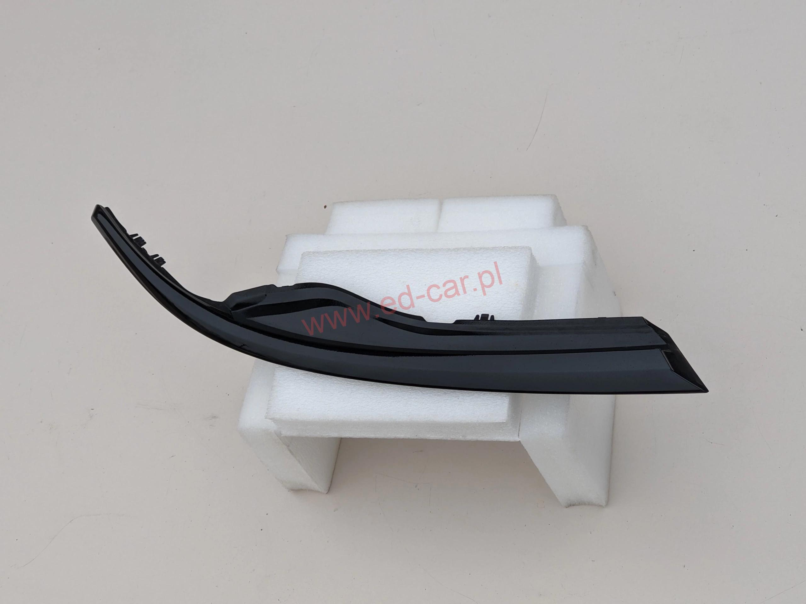 auris-ii-lift-czarna-listwa-reflektora-lampy-prawy-przod-15-53181-02140-rh-ed-car.pl-6826264