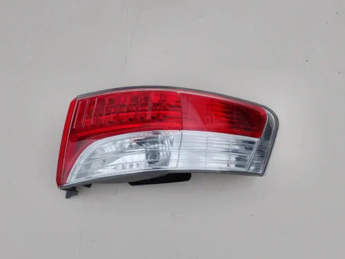 avensis-iii-t27-sedan-lampa-blotnika-prawy-tyl-08-11-81551-05250-ed-car.pl-7147584