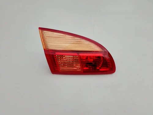 avensis-t22-lift-kombi-lampa-klapy-lewy-tyl-00-03-a81591-05080-ed-car.pl-4866349
