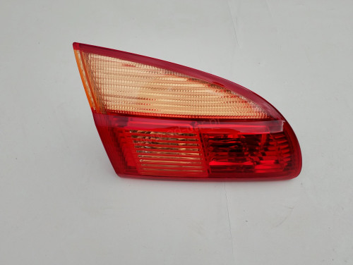 avensis-t22-lift-kombi-lampa-klapy-lewy-tyl-00-03-a81591-05080-ed-car.pl-4866349