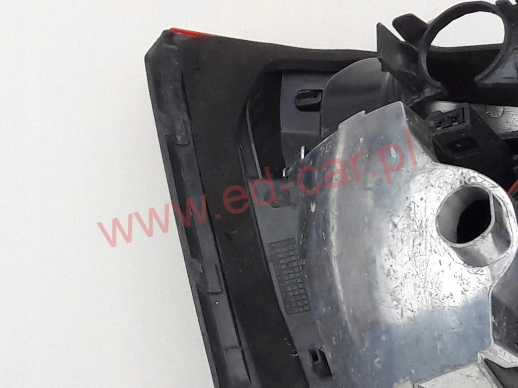 bmw-2-f45-active-tourer-lampa-klapy-prawy-tyl-14-731104208-ed-car.pl-4947173
