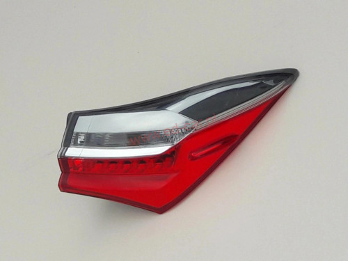 corolla-xi-e16-e18-lift-lampa-blotnika-prawy-tyl-16-19-81550-02a80-ed-car