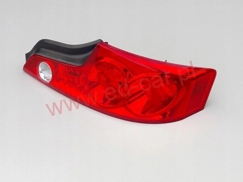 infiniti-g20-g35-coupe-lampa-prawy-tyl-tylna-02-07-26550-am825-ed-car.pl-7144155