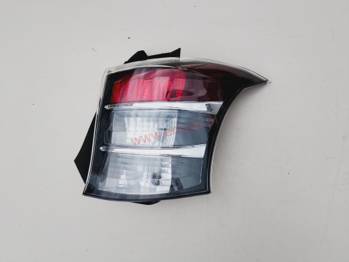 toyota-iq-lampa-prawa-tyl-tylna-08-15-81551-74020-81551-74021-ed-car