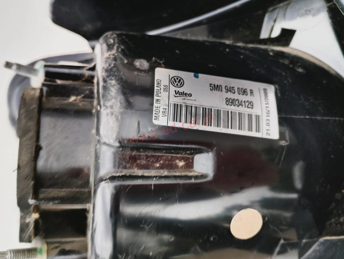 vw-golf-v-i-vi-plus-5m0-lampa-blotnika-prawy-tyl-05-14-5m0945095-ed-car