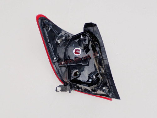 yaris-iii-lift-lampa-blotnika-prawy-tyl-zwykla-14-17-81551-0d600-ed-car