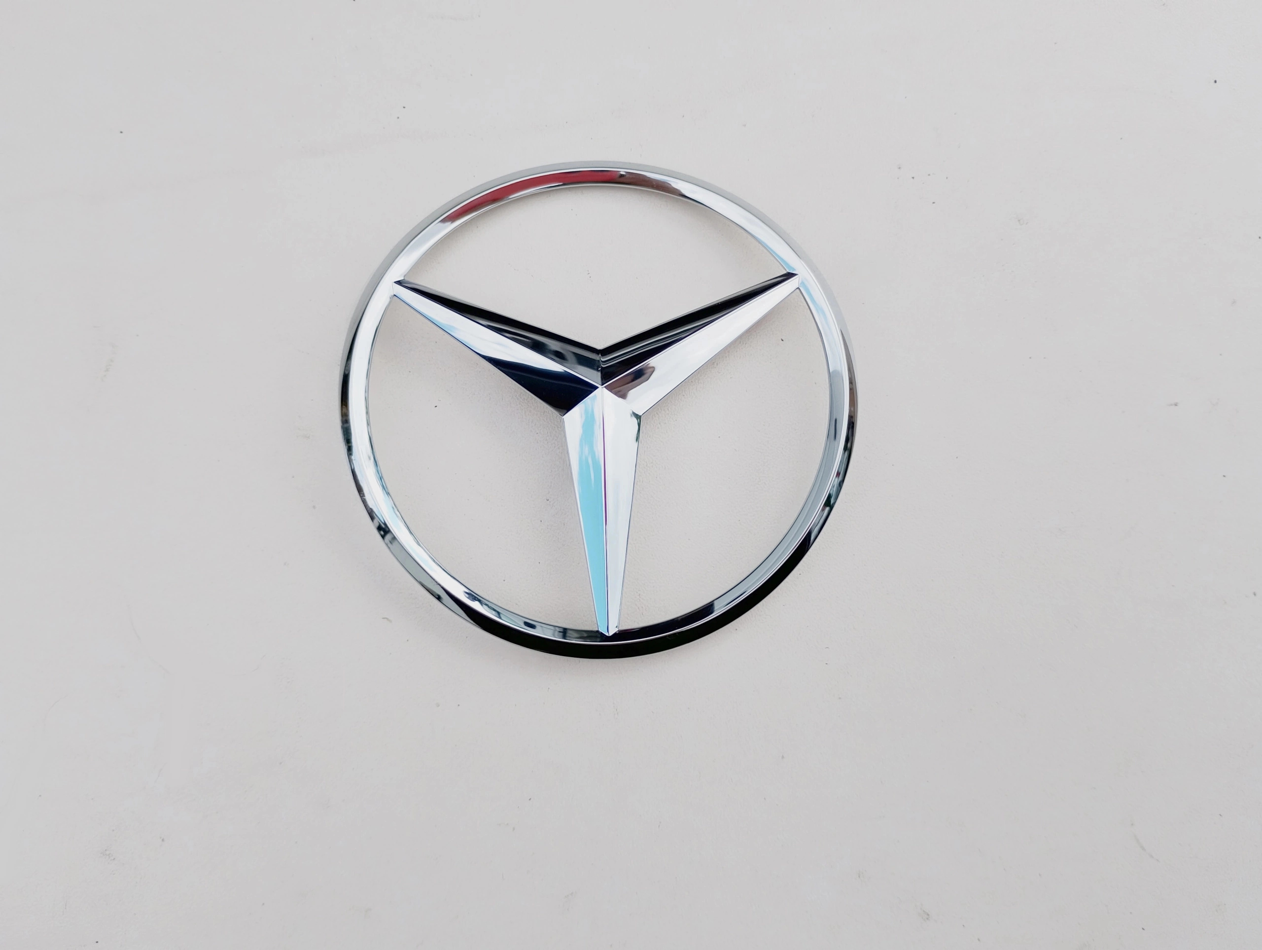 mercedes-c-klasa-w206-emblemat-logo-klapy-tyl-tylnej-21-a2068171700-oem-ed-car.pl-7101503