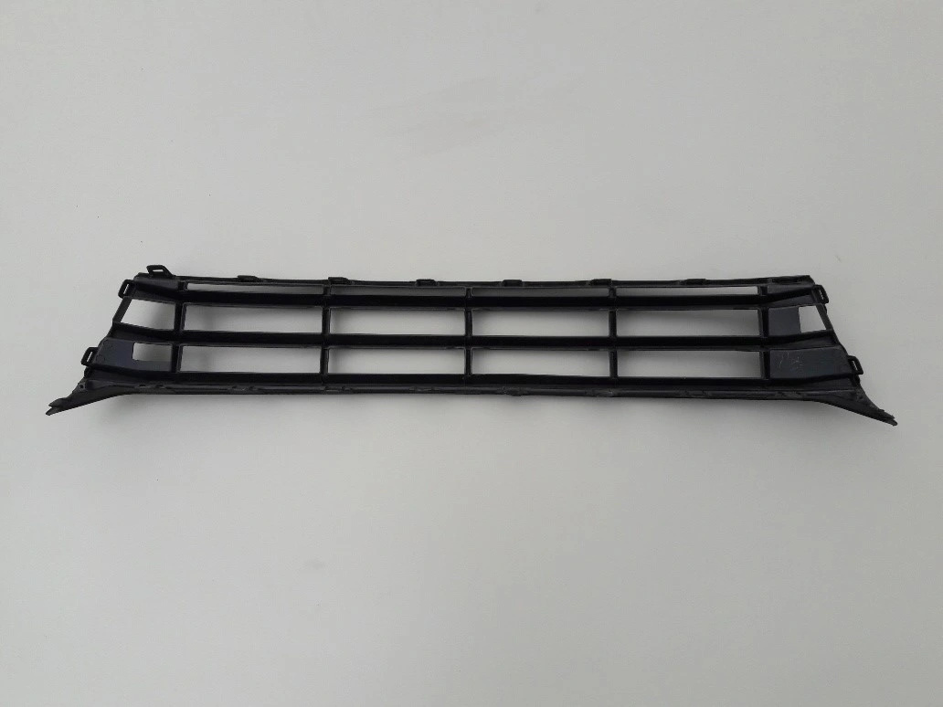 outlander-iii-asx-sport-kratka-zderzaka-przod-15-6402a431-ed-car.pl-4861997