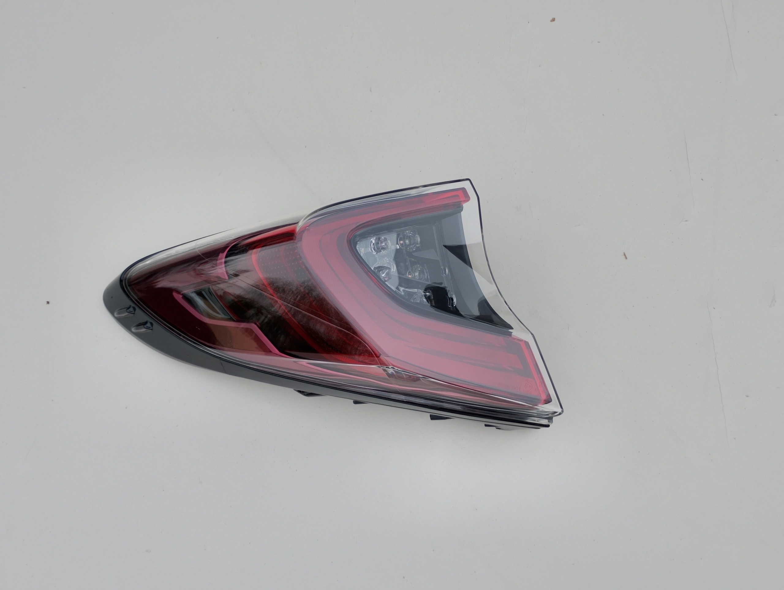 toyota-c-hr-chr-lampa-led-blotnika-lewy-tyl-16-19-81560-f4031-81560-f4031-00-ed-car.pl-7154571