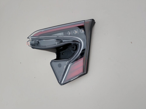 toyota-c-hr-chr-lampa-led-klapy-prawy-tyl-prawa-16-19-81580-f4020-ed-car.pl-7153909
