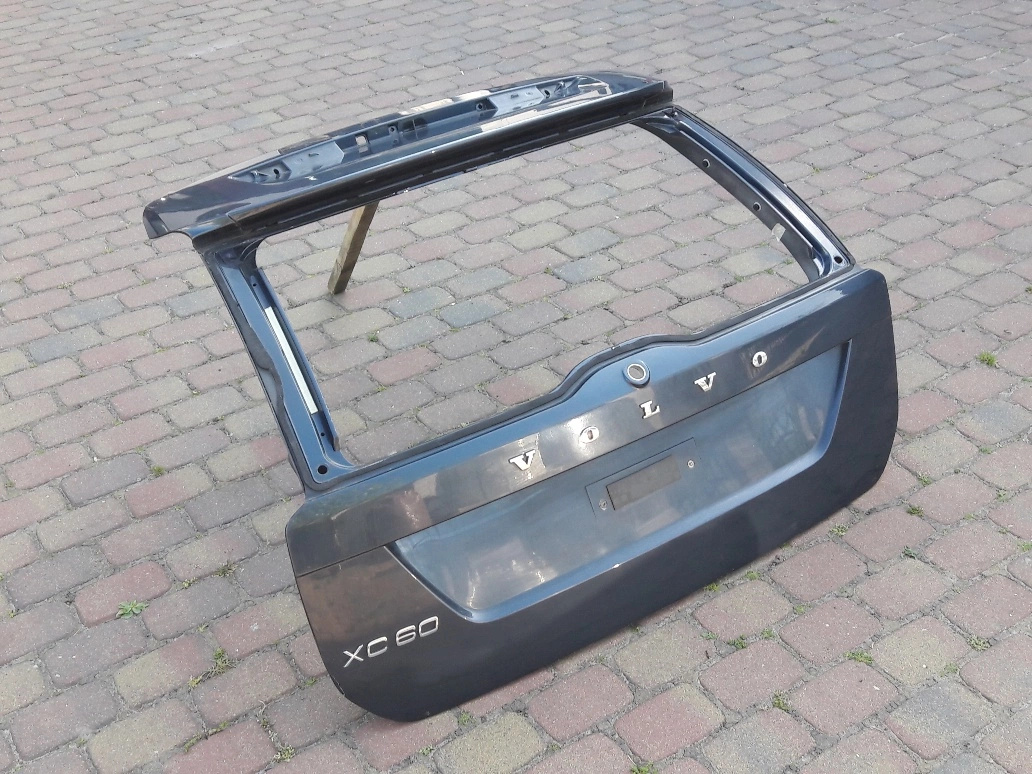volvo-xc60-i-156-klapa-bagaznika-tylna-znaczek-emblemat-tyl-31297533-003-bq6ua-ed-car.pl-7151303