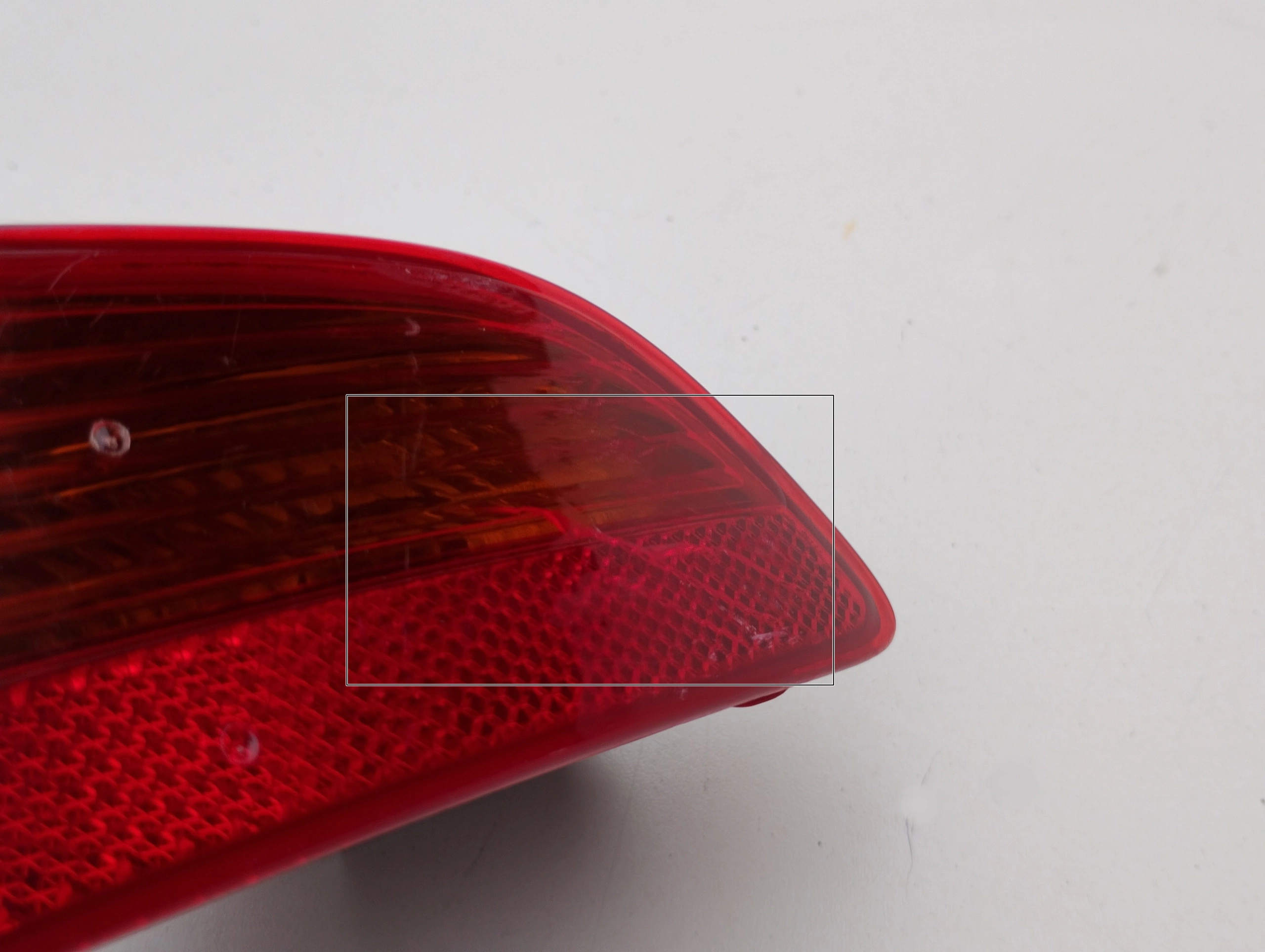 audi-q30-lampa-przeciwmgielna-zderzaka-prawy-tyl-11-18-8u0945096-p12720-ed-car.pl-7159631