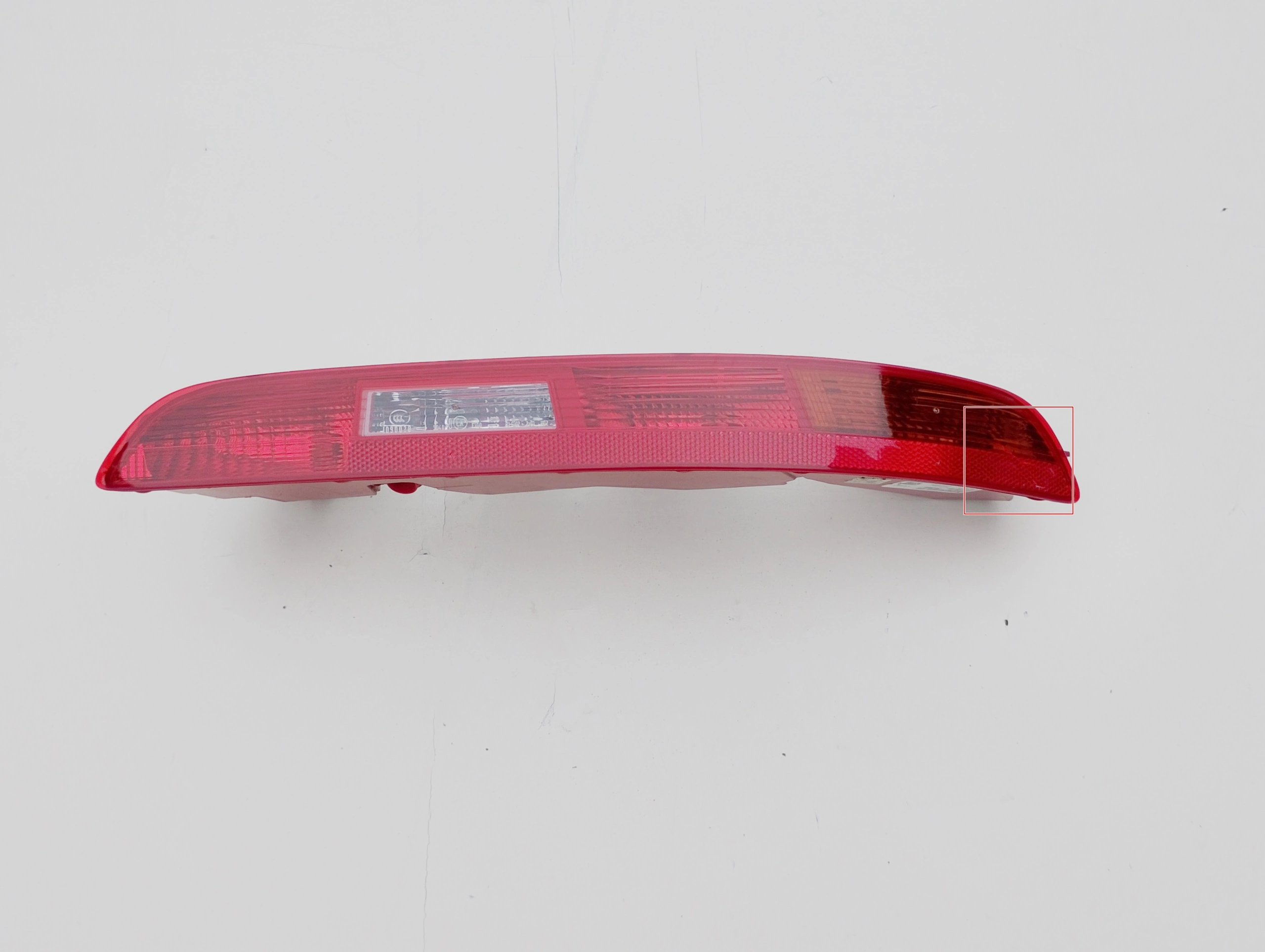 audi-q30-lampa-przeciwmgielna-zderzaka-prawy-tyl-11-18-8u0945096-p12720-ed-car.pl-7159631