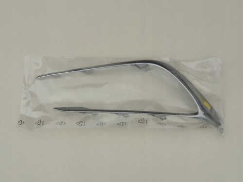 auris-ii-lift-lewa-chromowa-ramka-kratka-halogenu-przod-15-5212602240-ed-car.pl-5011130