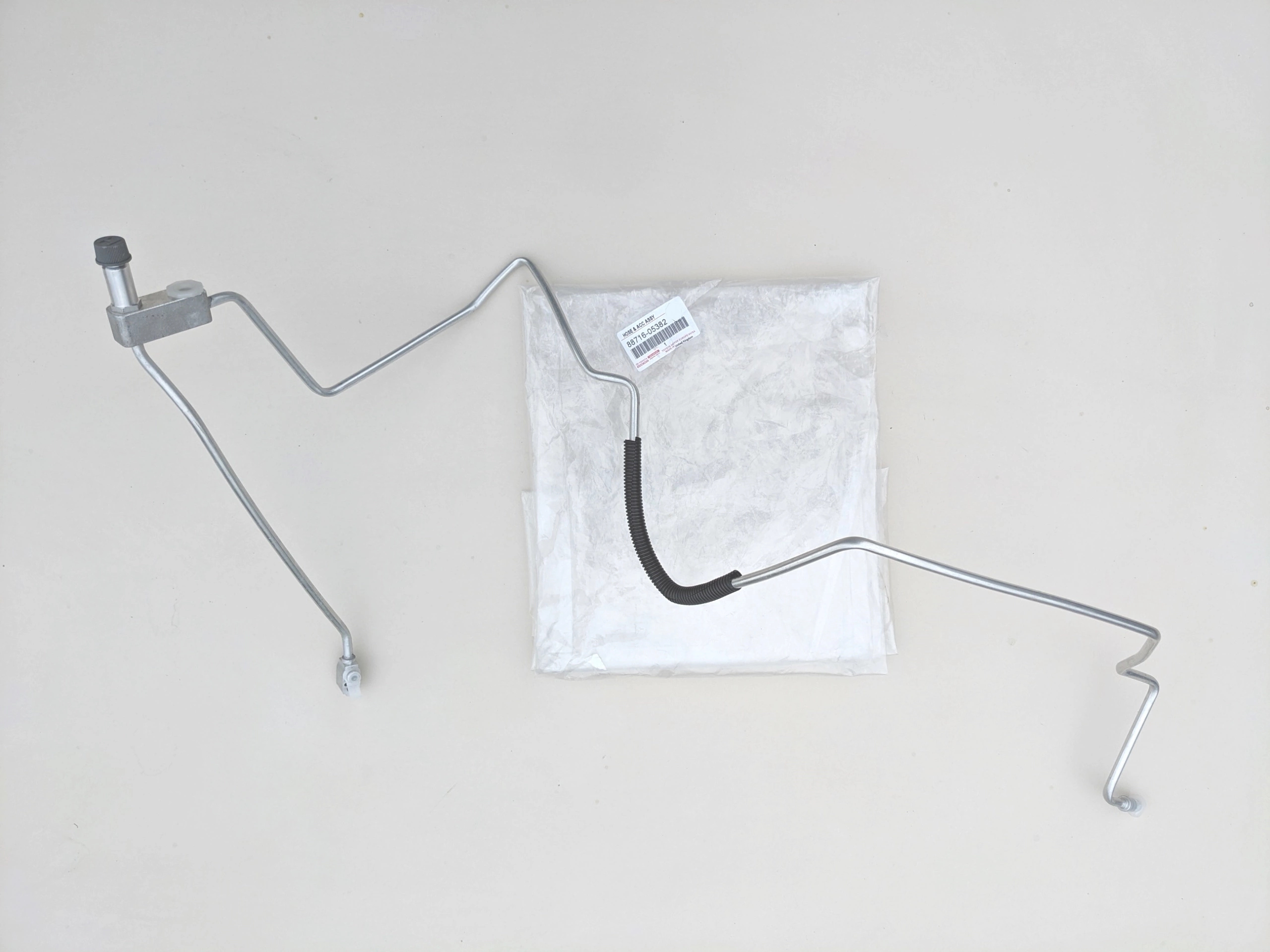 avensis-ii-t25-1-6-1-8-przewod-rurka-klimatyzacji-a88716-05382-ed-car.pl-4867103