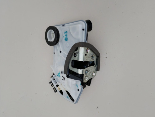 aygo-chr-corolla-e16-e18-e21-zamek-drzwi-prawy-przod-69030-02521-ed-car.pl-7155374