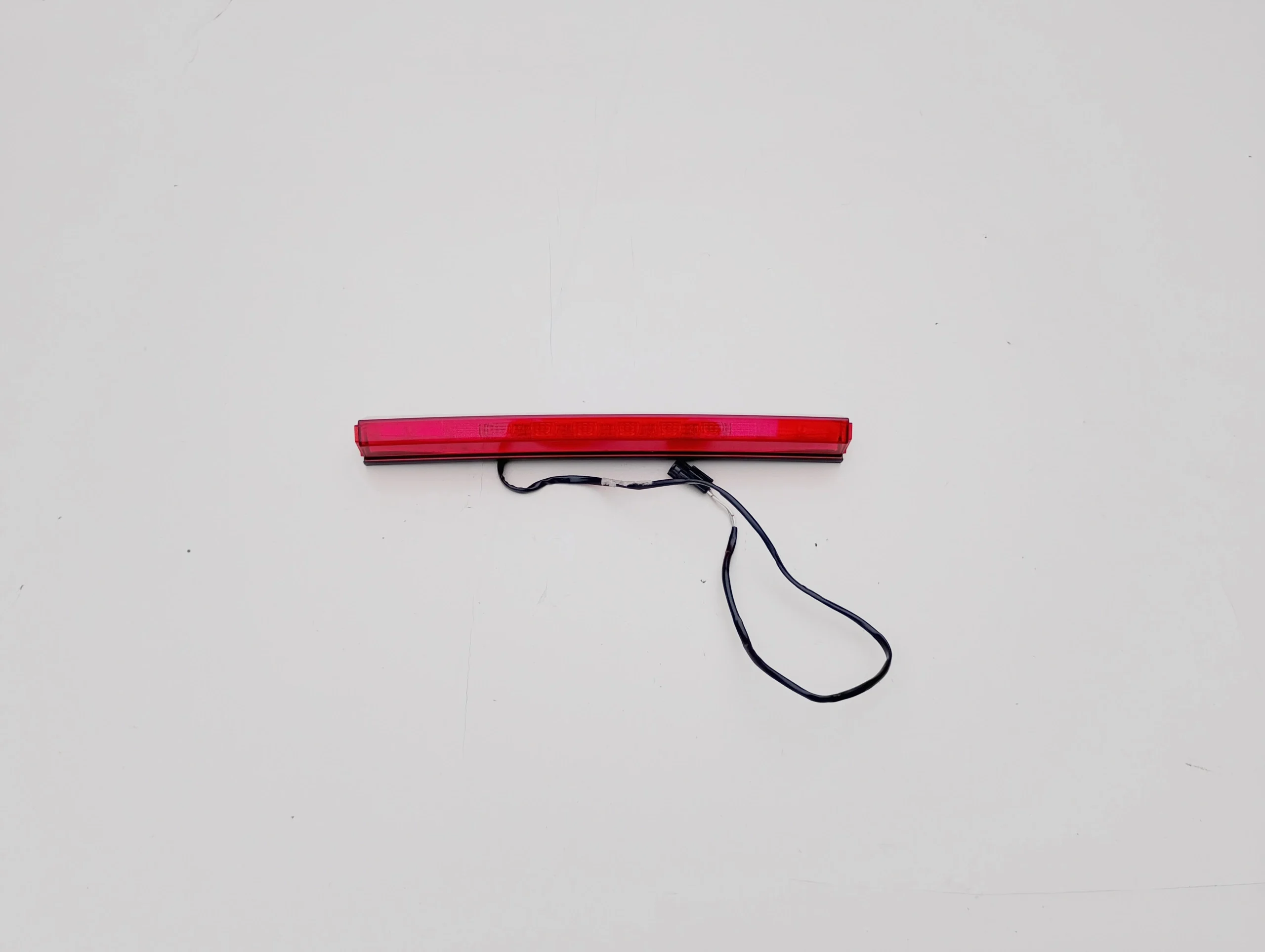 mitsubishi-eclipse-cross-lampka-stop-trzecie-swiatlo-8334a166-sen-1144-243-ed-car.pl-7160855