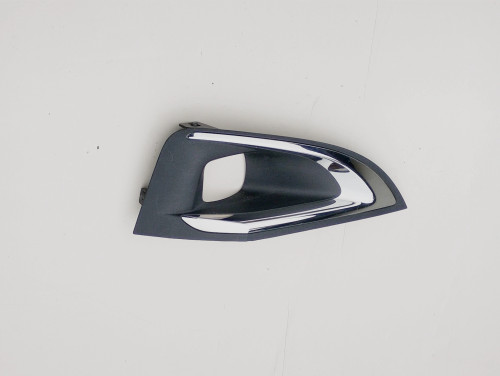 peugeot-3008-ii-prawa-ramka-halogenu-zderzaka-przod-16-21-9815692777-c06760-091ism038-ed-car.pl-7159745