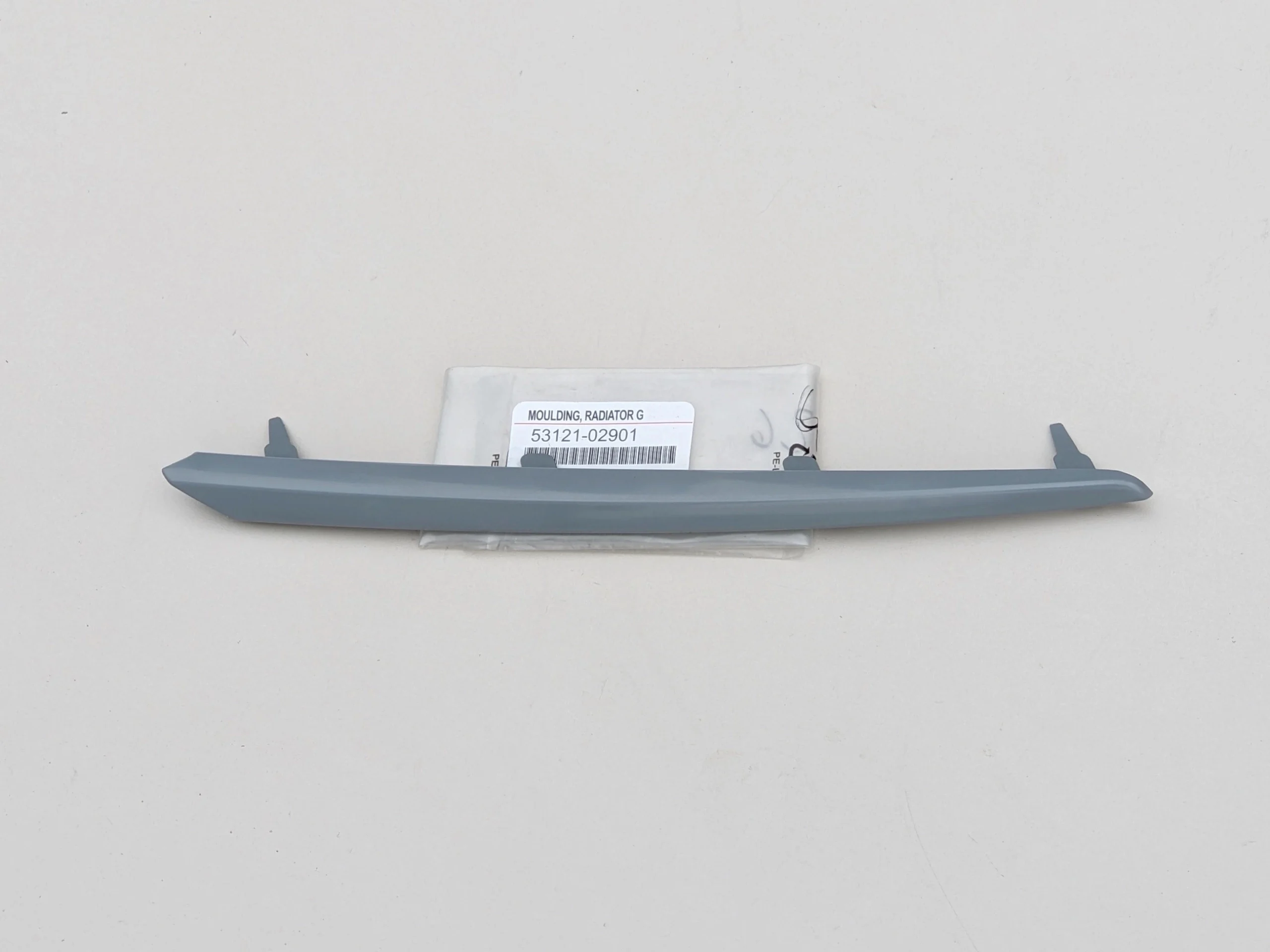 toyota-auris-ii-e18-listwa-atrapa-na-grill-prawy-przod-12-a53121-02901-53121-02140-ed-car.pl-5444853