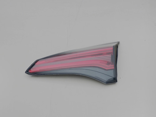 toyota-rav4-iv-lift-lampa-klapy-prawy-tyl-led-15-18-81580-42032-81580-42031-ed-car.pl-7160339