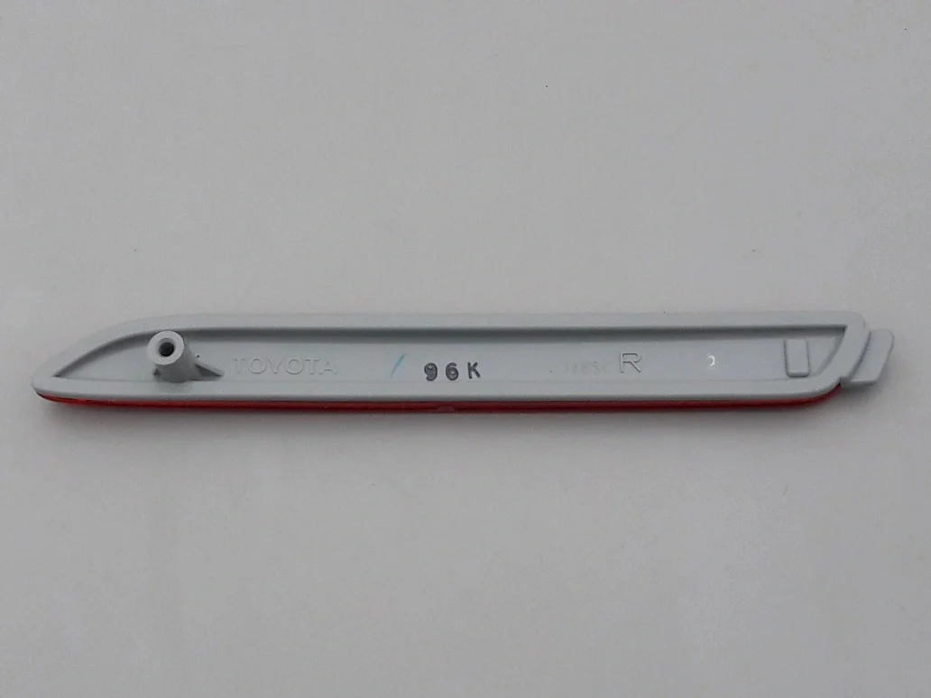 avensis-verso-lampka-odblask-zderzaka-prawy-tyl-03-09-81910-48012-81910-0f010-rr-ed-car.pl-4863838