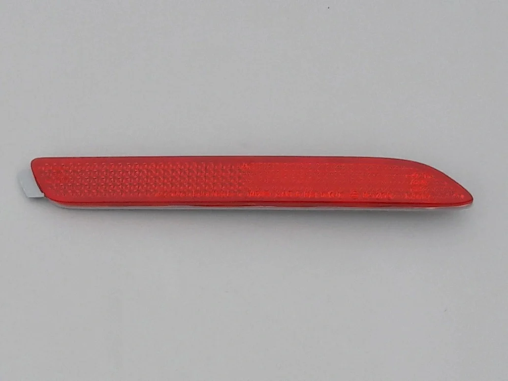 avensis-verso-lampka-odblask-zderzaka-prawy-tyl-03-09-81910-48012-81910-0f010-rr-ed-car.pl-4863838