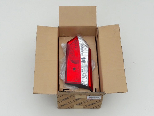 corolla-xi-e16-e18-lampa-klapy-prawy-tyl-13-16-a81581-02520-ed-car.pl-5587017