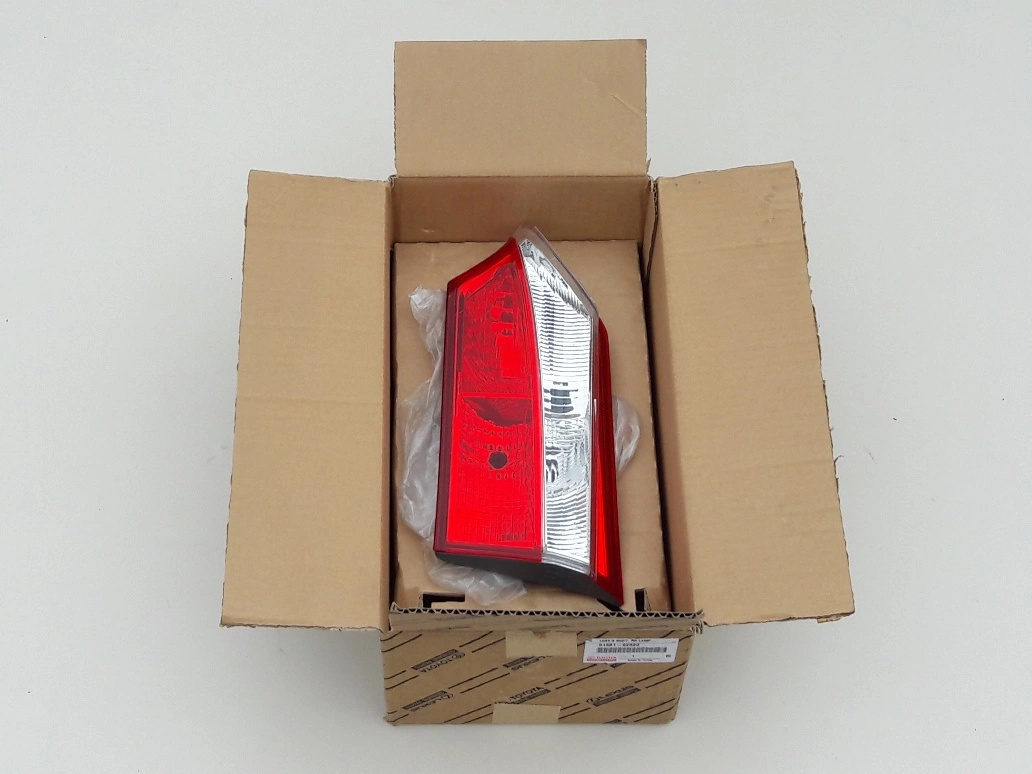 corolla-xi-e16-e18-lampa-klapy-prawy-tyl-13-16-a81581-02520-ed-car.pl-5587017