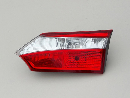 corolla-xi-e16-e18-lampa-klapy-prawy-tyl-13-16-a81581-02520-ed-car.pl-5587017