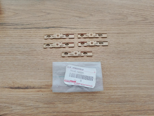 lexus-ct200h-nx200-nx300h-spinka-klips-szyby-przod-75545-58020-ed-car.pl-7114483