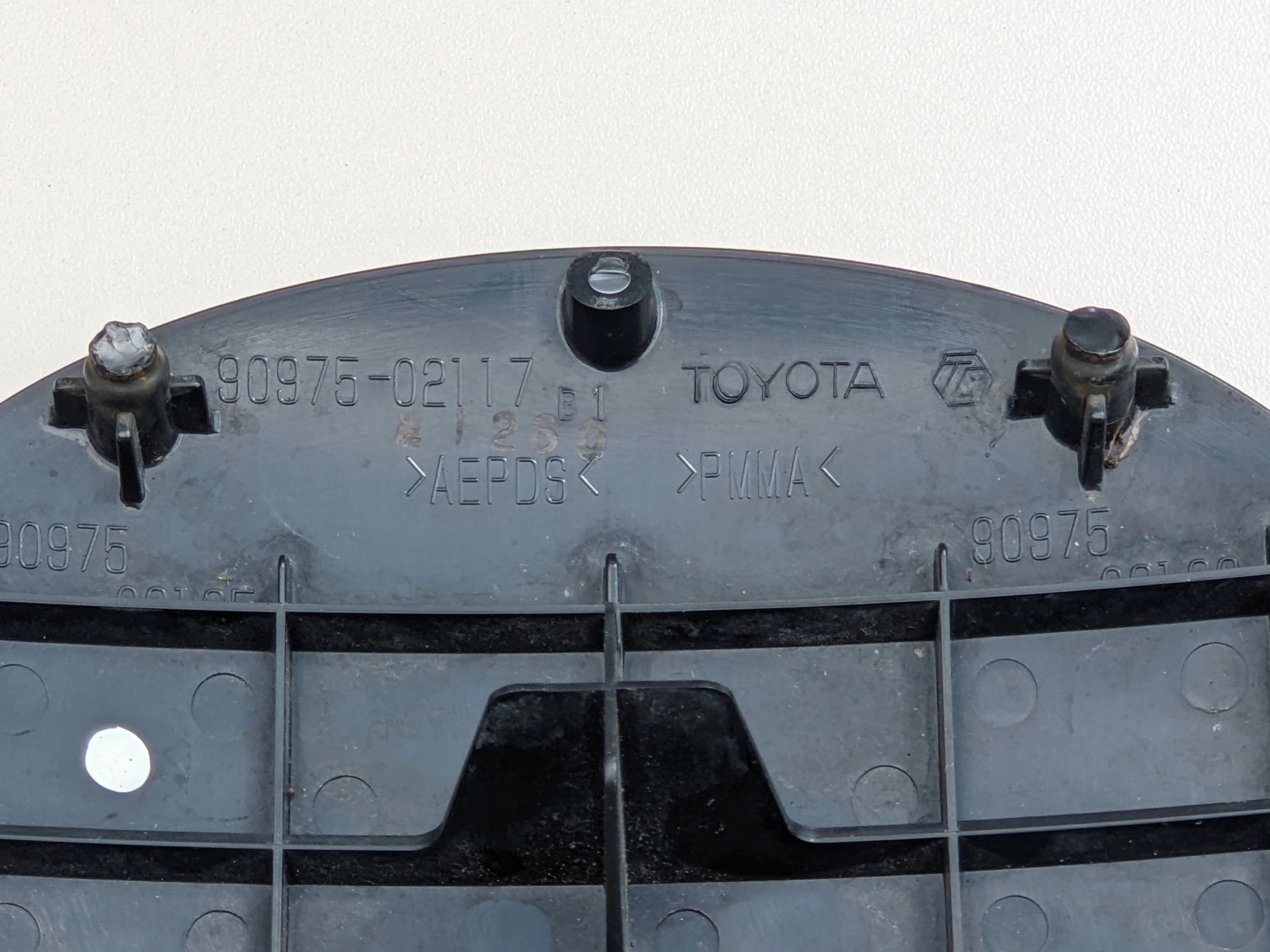 lexus-gs-hs-ls-rx-emblemat-atrapy-znaczek-atrapa-grill-przod-90975-02117-90975-02125-ed-car.pl-7169799