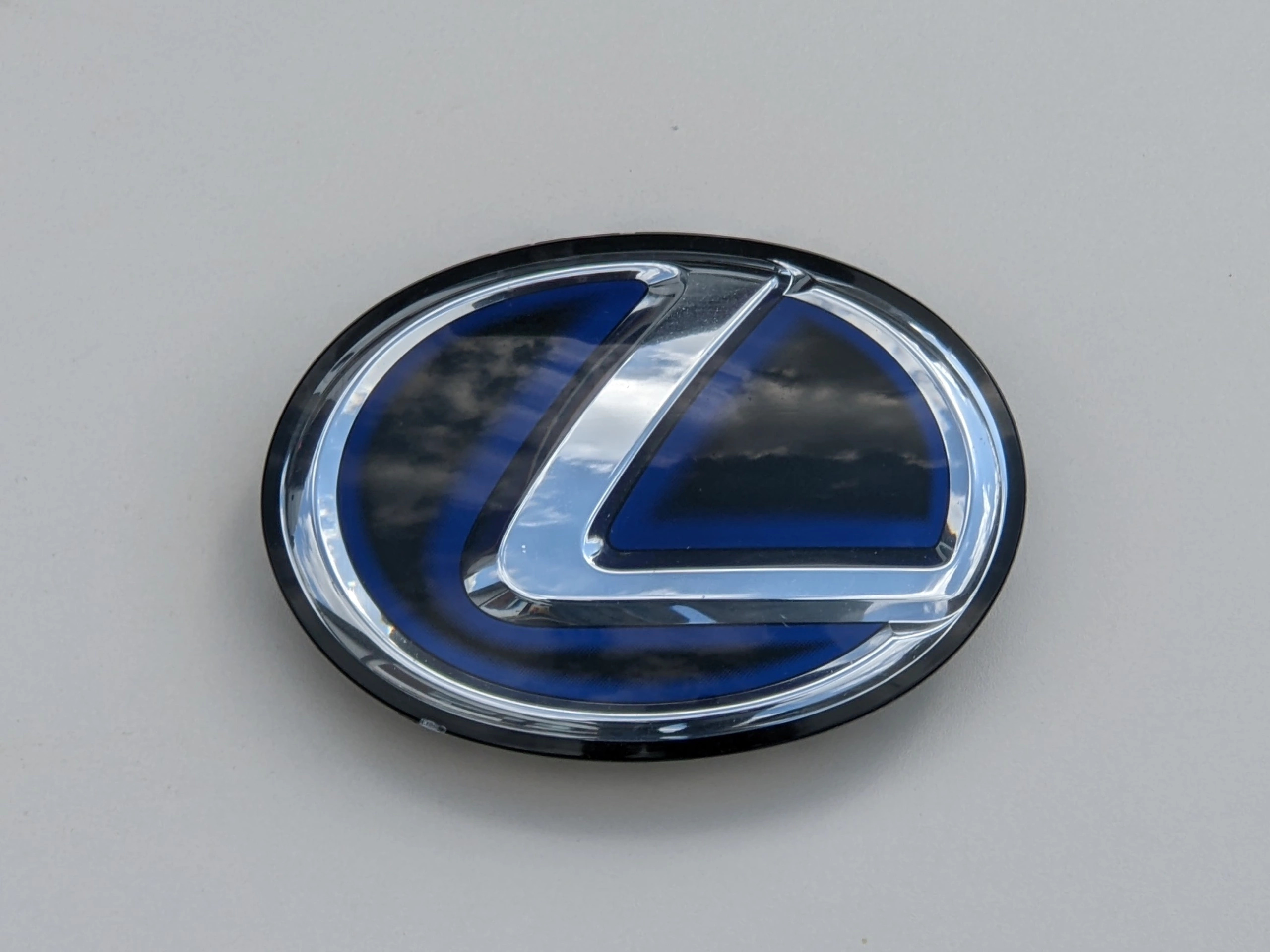 lexus-gs-hs-ls-rx-emblemat-atrapy-znaczek-atrapa-grill-przod-90975-02117-90975-02125-ed-car.pl-7169799