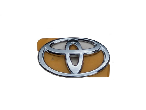 toyota-corolla-sedan-x-e15-iq-j1-logo-emblemat-klapy-tyl-90975-02071-ed-car.pl-6911730