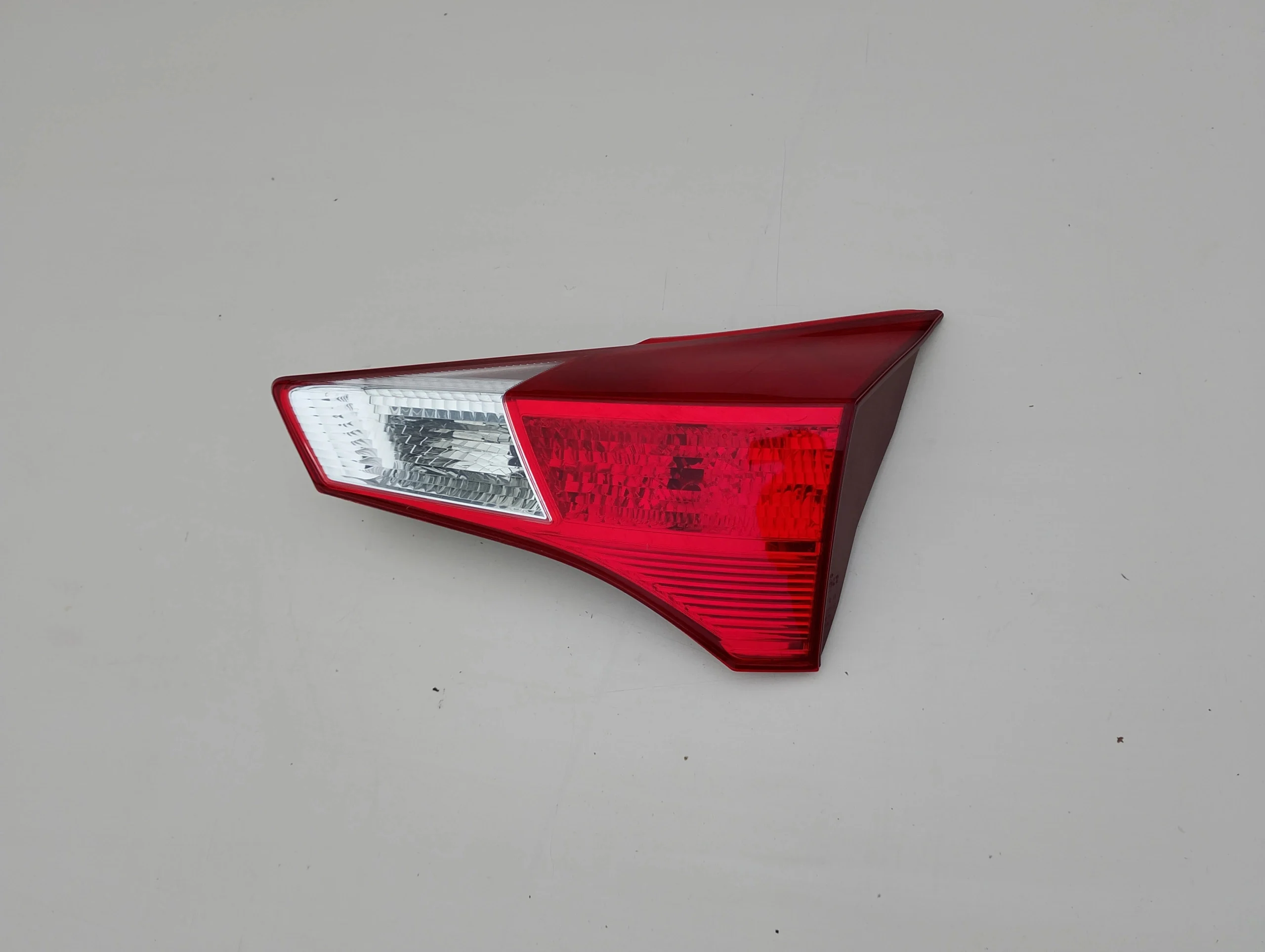 toyota-rav4-iv-uszczelka-lampa-klapy-prawy-tyl-prawa-tylna-12-15-ichikoh-42-58-ed-car.pl-7132612