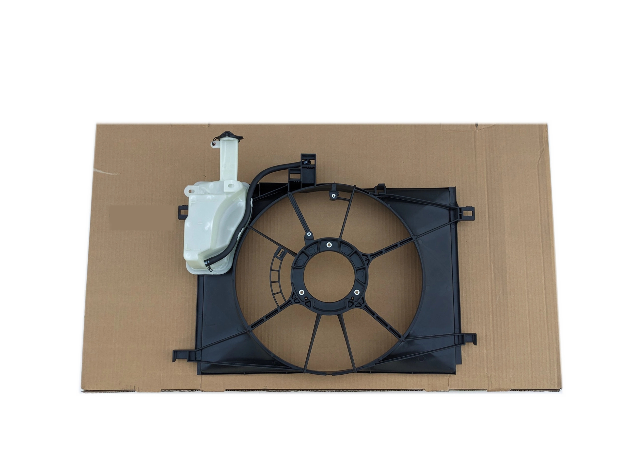 toyota-yaris-iv-1-5-obudowa-wentylatora-chlodnicy-20-16711-k0050-ed-car.pl-7172217