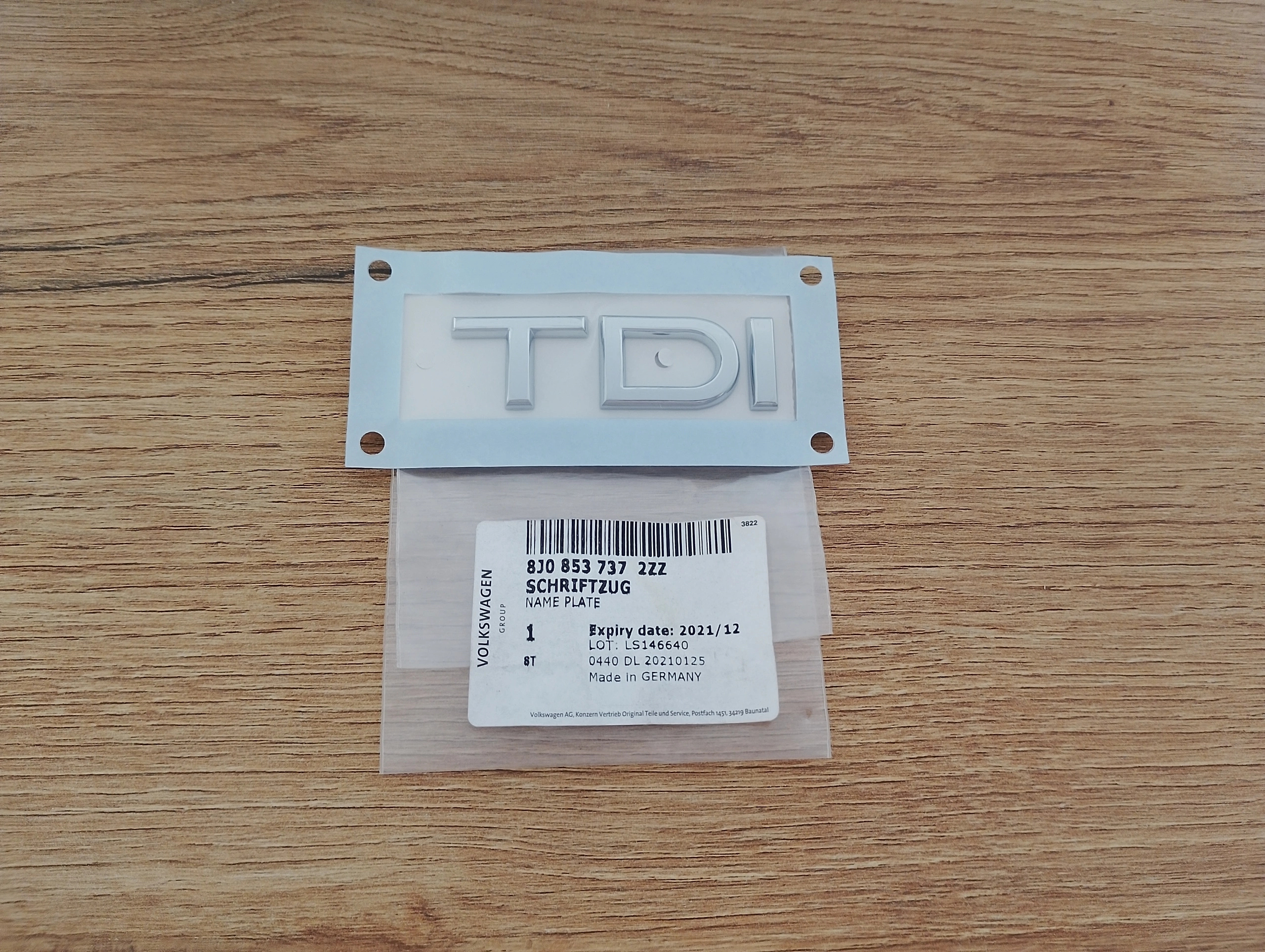 audi-a3-a6-c7-8j-8j0-tdi-znaczek-emblemat-klapy-tyl-10-16-8j08537372zz-8j0853737-edcar-ed-car.pl-7179093