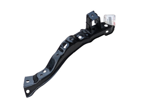 auris-i-e15-wspornik-okular-lampy-reflektora-lewy-przod-06-53203-02040-ed-car.pl-7176890